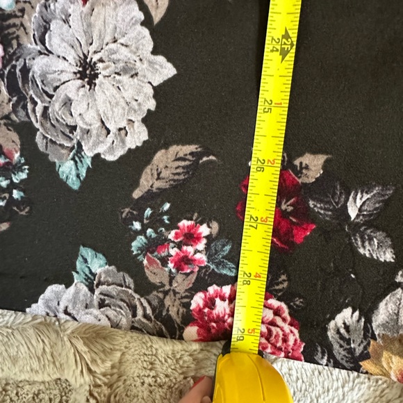 Beautiful Maternity top - Picture 3 of 3